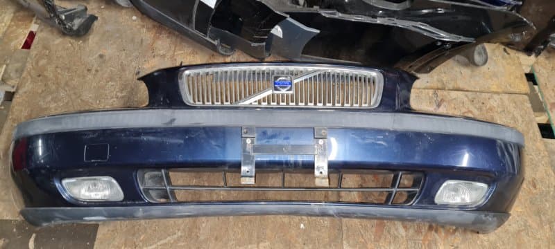 Бампер Volvo V70 2002 перед. (б/у)