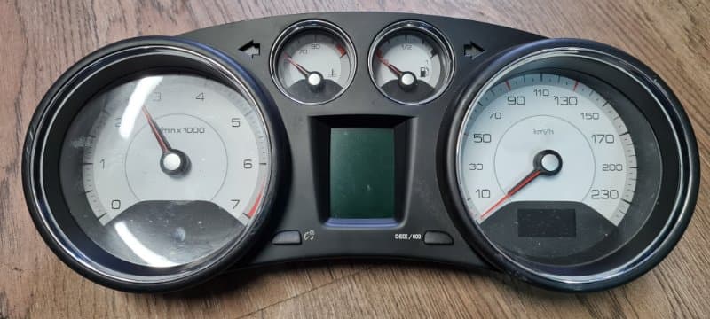 Щиток приборов Peugeot 308 УНИВЕРСАЛ EP6CD 2008 (б/у)