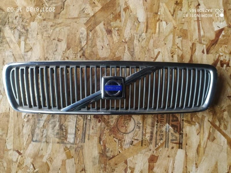 Решетка радиатора VOLVO V70 SW B5244S 2001 (б/у)