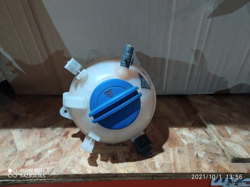 Бачок расширительный VOLKSWAGEN Golf 1K1 BMY 2006 (б/у)