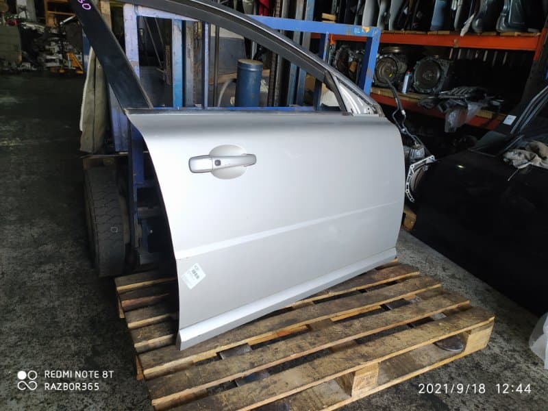 Дверь VOLVO S80 P3 B5254T 2010 перед. прав. (б/у)