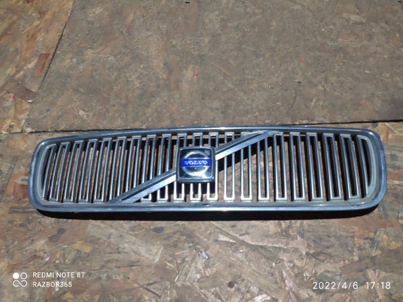 Решетка радиатора VOLVO V70 SW B5254T2 2006 (б/у)