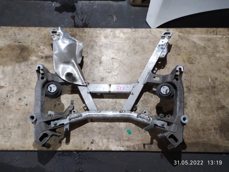 Подрамник BMW 5 E39 M54B30 2002 (б/у)