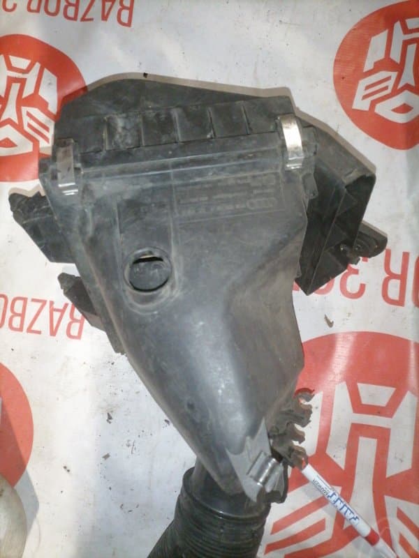 Корпус воздушного фильтра AUDI A6 C5 ASN (б/у)