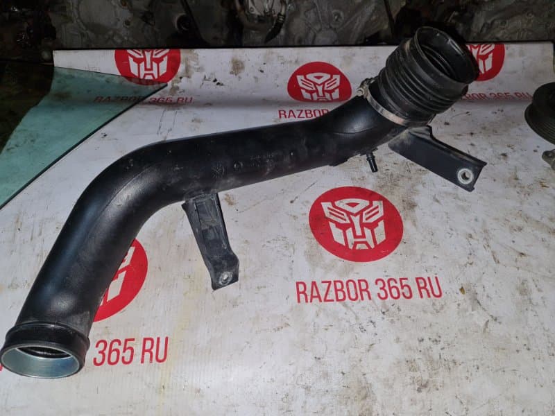 Патрубок интеркуллера Volvo V70 УНИВЕРСАЛ B5254T6 2008 (б/у)
