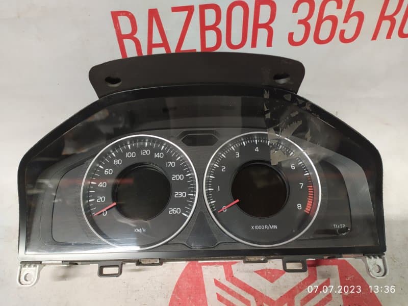 Щиток приборов VOLVO S60 P3 B4164T3 2011 (б/у)