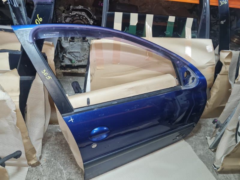 Дверь Peugeot 206 2A KFV 2009 перед. прав. (б/у)