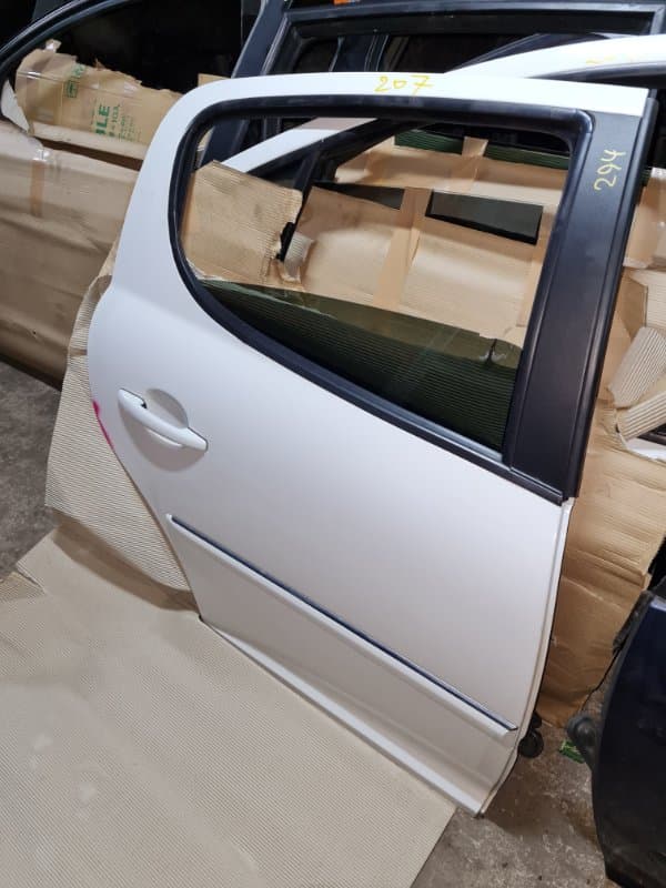 Дверь Peugeot 207 ХЕЧБЕК EP6 EUR 5 2011 задн. прав. (б/у)