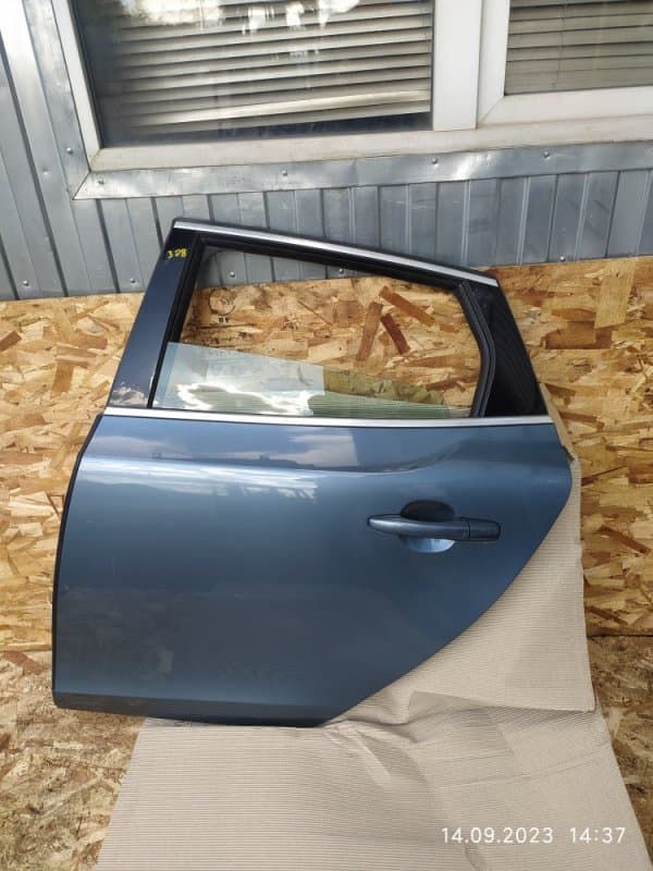 Дверь Volvo v40 MV B4164T 2014 задн. лев. (б/у)