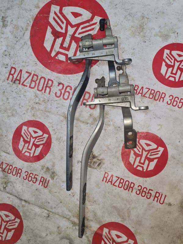 Петля крышки багажника Volkswagen Touareg 7L6 AXQ 2005 лев. (б/у)