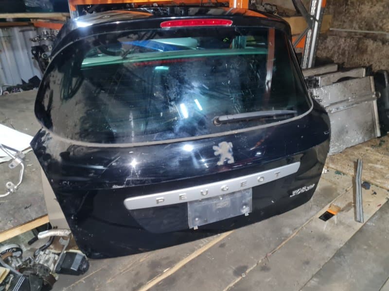 Крышка багажника Peugeot 308 4E 5F02 EP6CDT EUR 5 2010 (б/у)