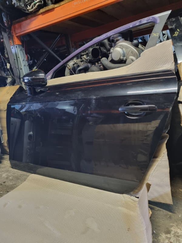 Дверь Audi TT 8J3 CCZ 2009 лев. (б/у)