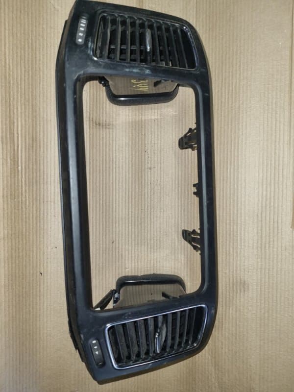 Воздухозаборник Volkswagen Sharan 7N CAV 2011 (б/у)