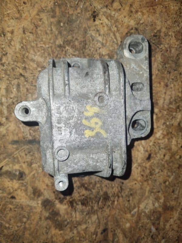 Опора ДВС Audi A3 8P1 BSE 2006 (б/у)