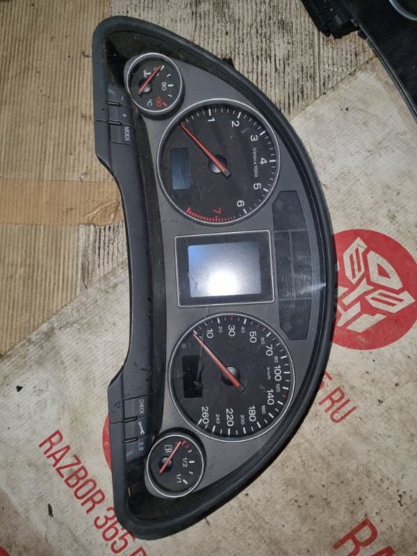 Щиток приборов Audi A4 8E2 ALT 2003 (б/у)