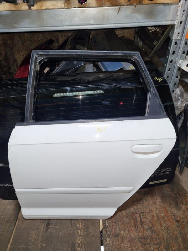 Дверь Audi A3 8P1 CCZ 2009 задн. лев. (б/у)
