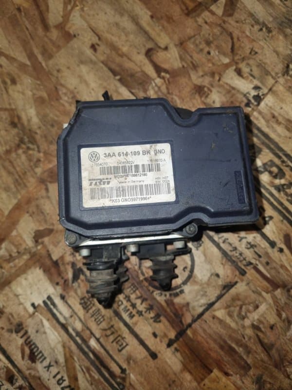Блок abs Volkswagen Passat 365 CAX 2013 (б/у)