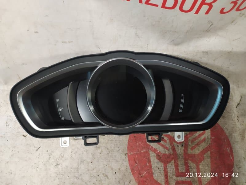 Щиток приборов Volvo v40 MV D4204T14 2014 (б/у)
