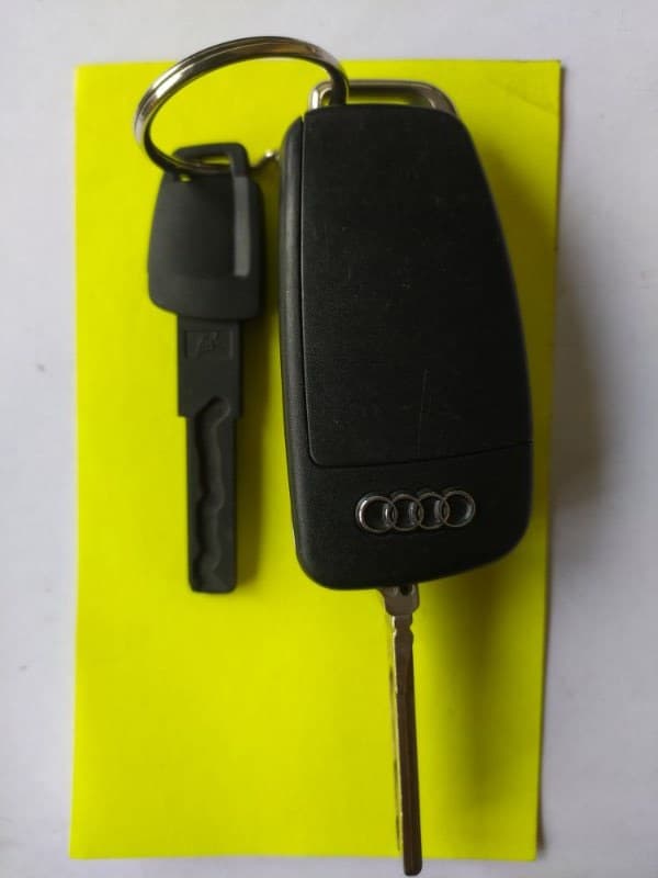 Ключ зажигания Audi A6 4F2 BDX 2008 (б/у)
