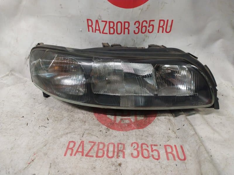 Фара с дефектом VOLVO XC70 CZ B5244T3 2001 перед. прав. (б/у)