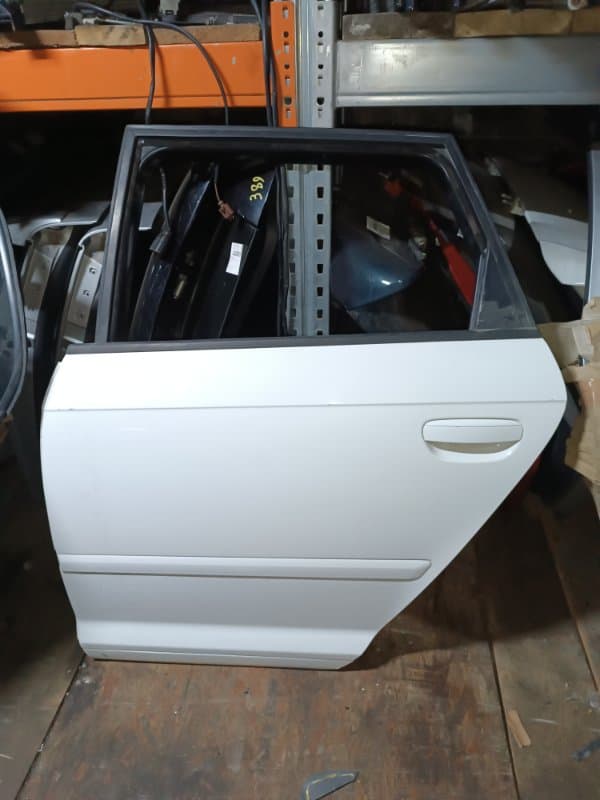 Дверь Audi A3 8PA CCZ 2009 задн. лев. (б/у)