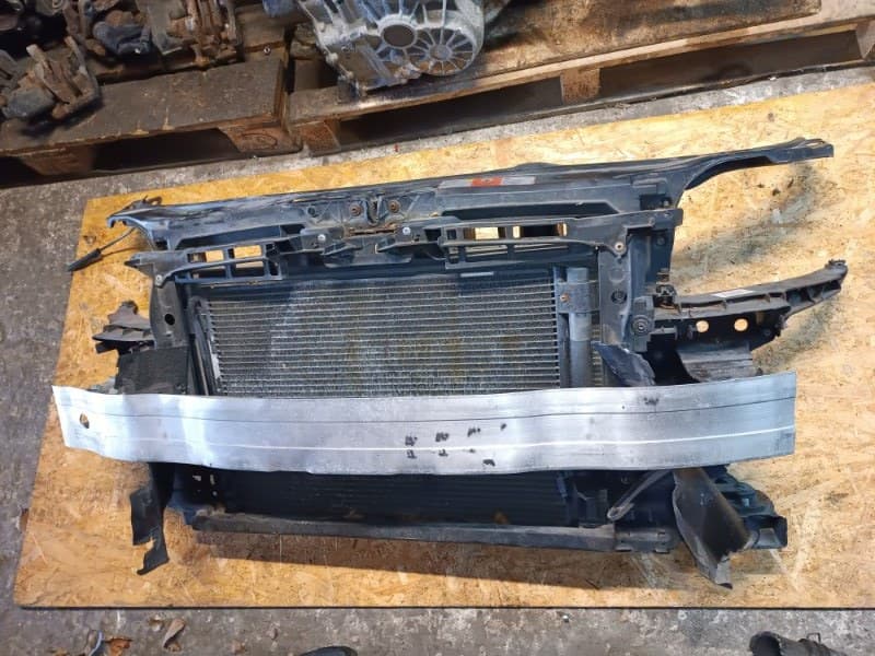 Панель передняя в сборе Audi A3 8P1 BSE 2006 (б/у)