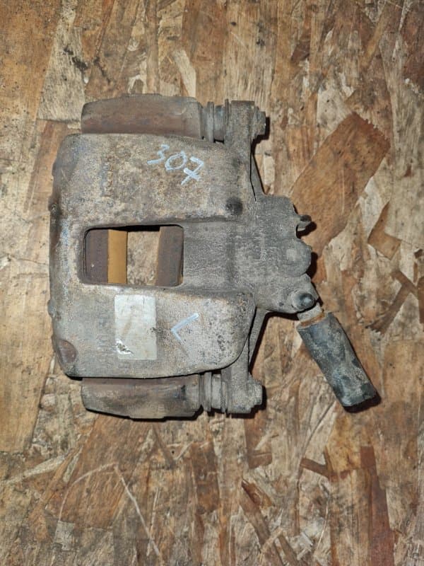 Суппорт Peugeot 307 3H RFN EW10J4 2004 перед. лев. (б/у)
