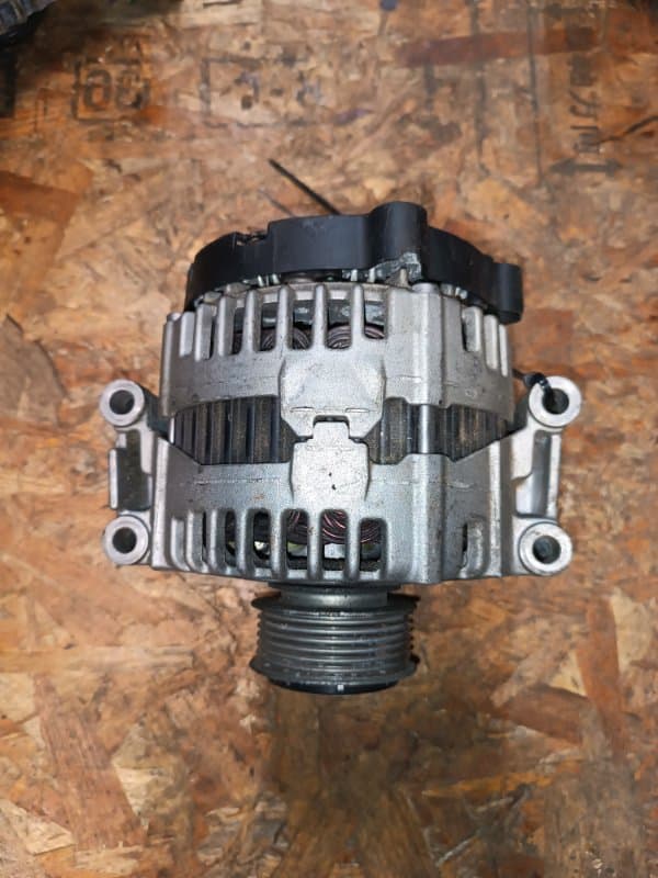 ГЕНЕРАТОР С ОБГОННОЙ МУФТОЙ 180A Audi A6 4F2 BDX 2007 (б/у)