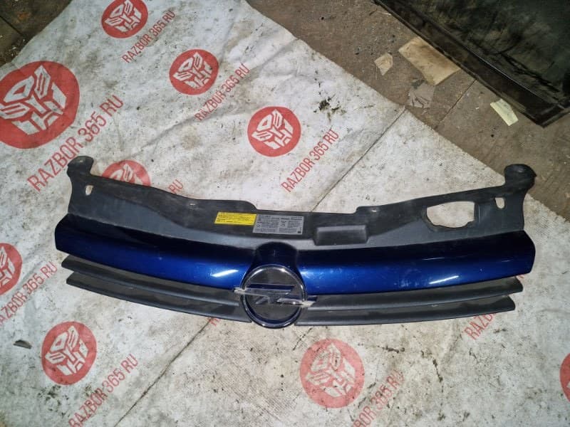 Решетка бампера Opel Astra H 2006 (б/у)