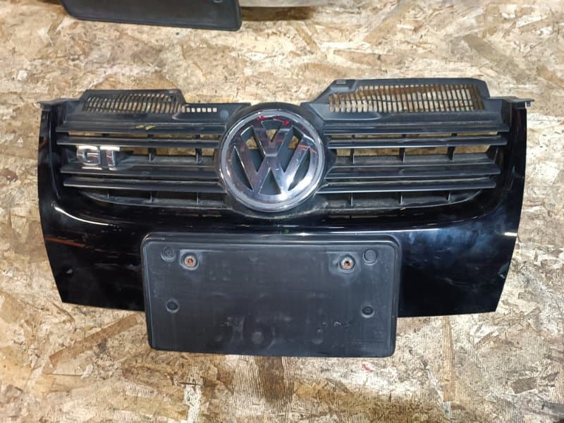 Решетка радиатора Volkswagen Golf 1K1 BLG 2007 (б/у)