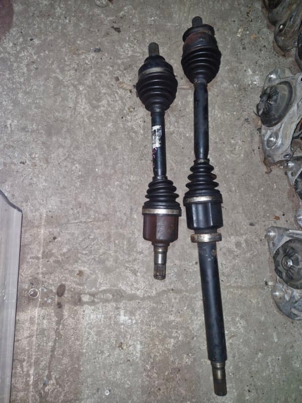 Комплект приводов Volvo C30 MK B4204S3 2012 перед. (б/у)