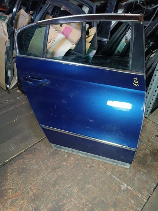 Дверь Volkswagen Passat 3C2 AXZ 2008 задн. прав. (б/у)