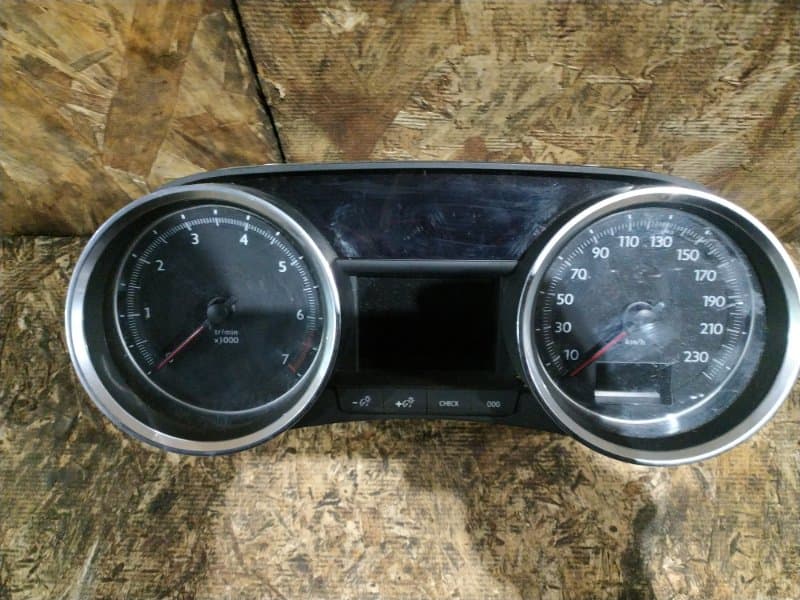 Щиток приборов Peugeot 508 D5F EP6CDT EUR 5 5FV 2013 (б/у)