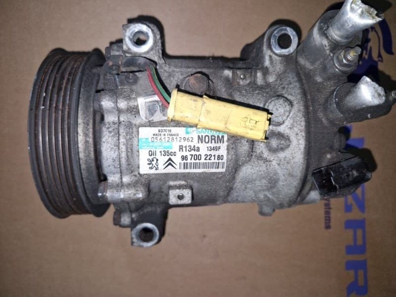 Компрессор кондиционера Peugeot 307 3H RFJ 2008 (б/у)
