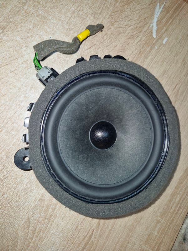 Динамик Premium Sound Volvo V70 BW B4204T11 2016 (б/у)