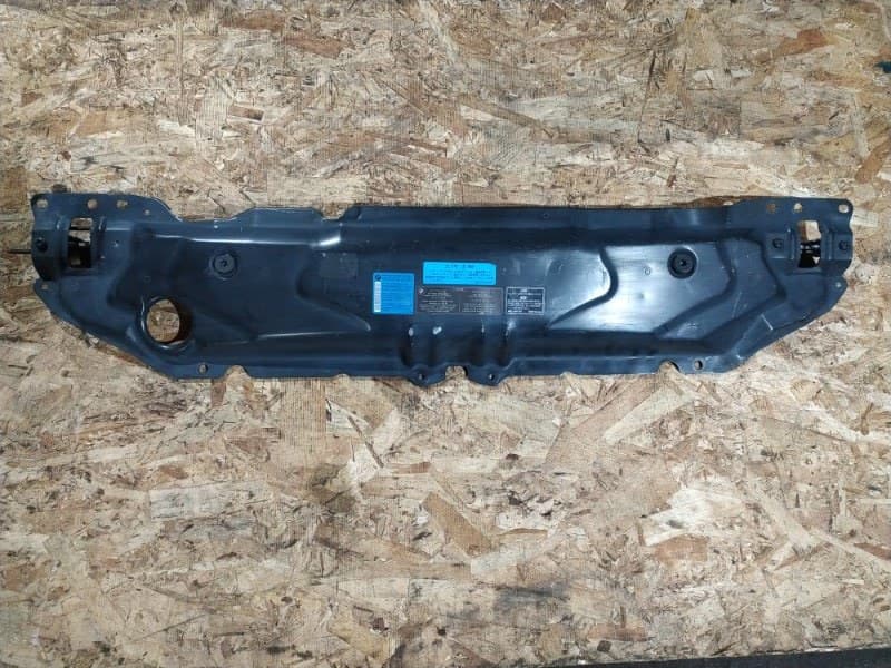 Панель замковая BMW 5 E60 M54B30 2004 (б/у)