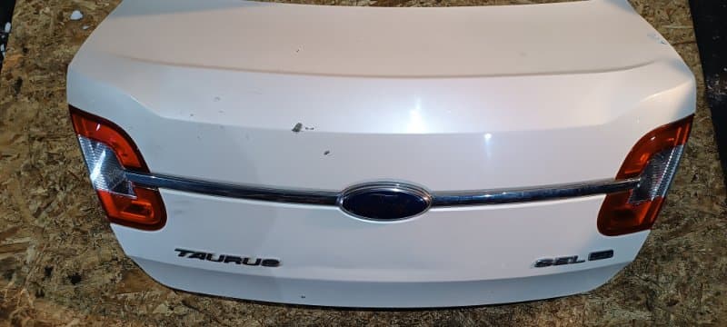 Крышка багажника Ford Taurus PH PDED 2012 (б/у)