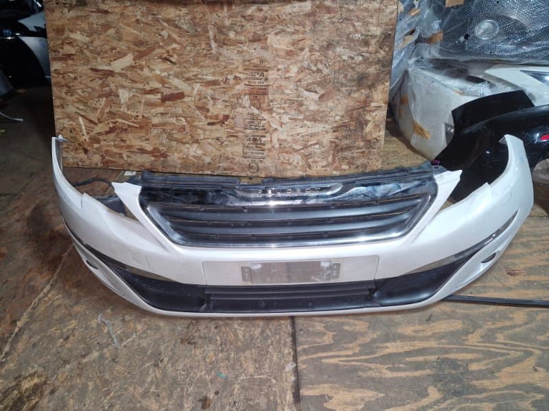 Бампер Peugeot 308 T92 HN01 2014 перед. (б/у)