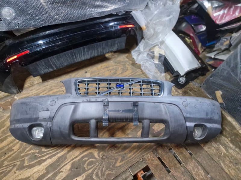 Бампер Volvo XC70 SZ B5244T3 2002 перед. (б/у)