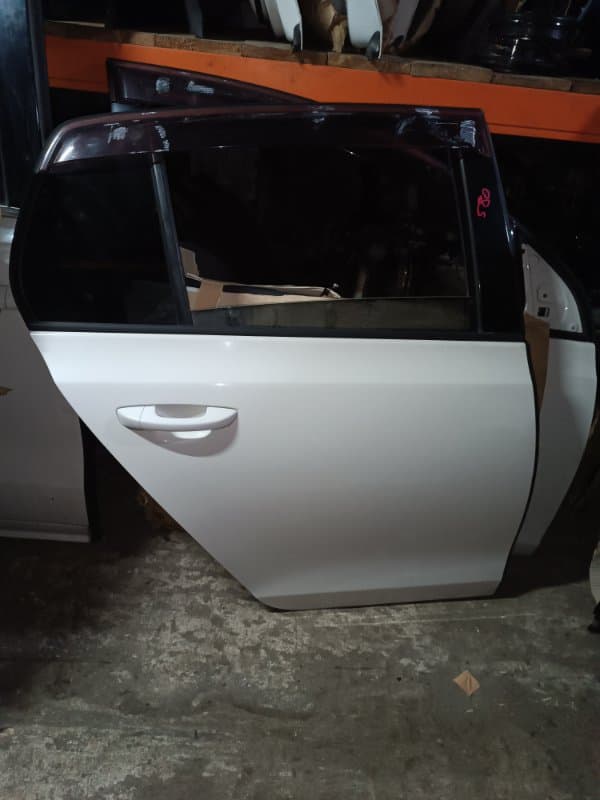 Дверь Volkswagen Golf 5K1 CAX 2011 задн. прав. (б/у)