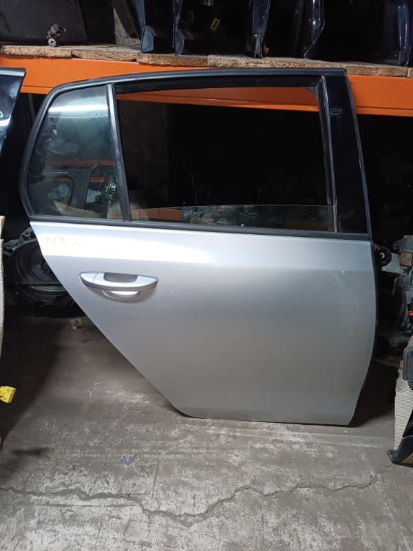 Дверь Volkswagen Golf 5K1 CAX 2010 задн. прав. (б/у)