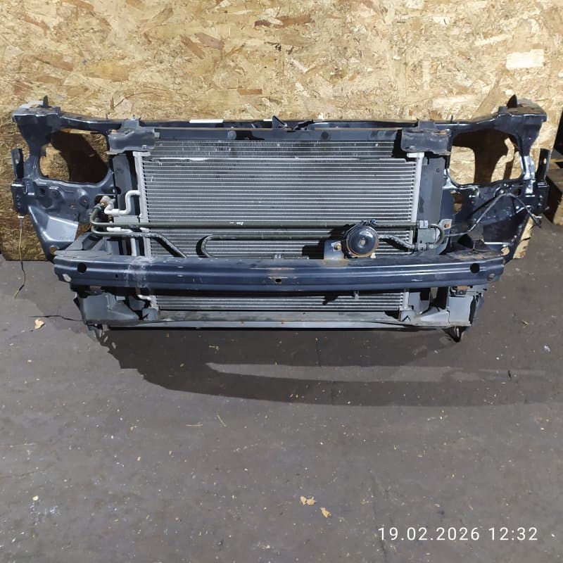 Панель передняя в сборе FORD Escape ZD L3 2010 (б/у)