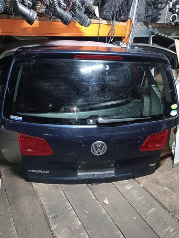 Крышка багажника Volkswagen Touran 1T3 CAV 2011 (б/у)