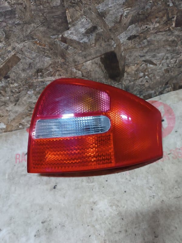 Фонарь Audi A6 4B2 ACK 2001 задн. лев. (б/у)