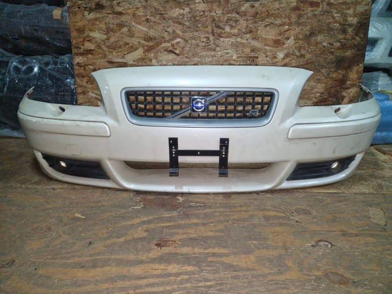 Бампер R-DESIGN Volvo V70 SW B5254T4 2004 перед. (б/у)