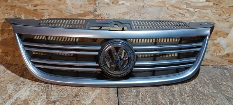 Решетка радиатора Volkswagen Tiguan 5N1 CAW 2009 (б/у)