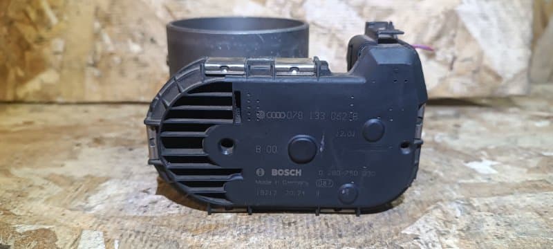 Дроссельная заслонка AUDI A6 4B2 ASN 2003 (б/у)
