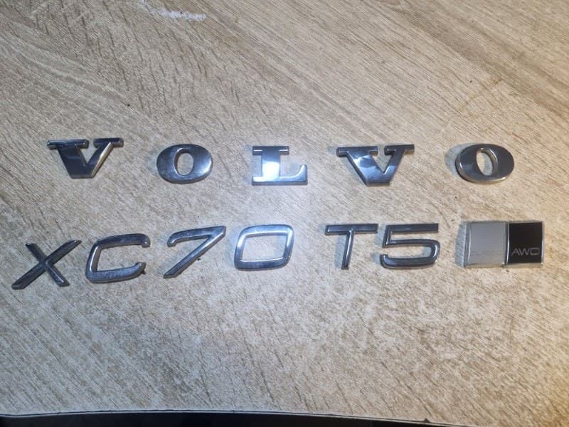 Комплект эмблем Volvo XC70 BZ B5254T12 2014 (б/у)