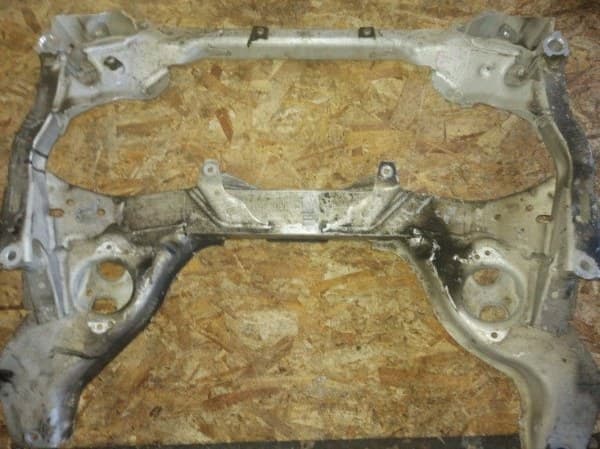 Балка BMW 1 E81 E82 E87 E88 N46B20 2006 перед. (б/у)