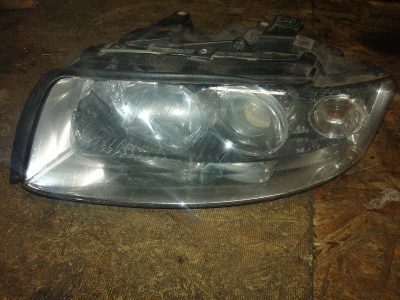 Фара галоген Audi A4 8E B6 2001 перед. лев. (б/у)